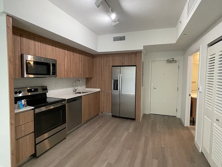 15428 NW 2nd Ave #C21 — Photo 1