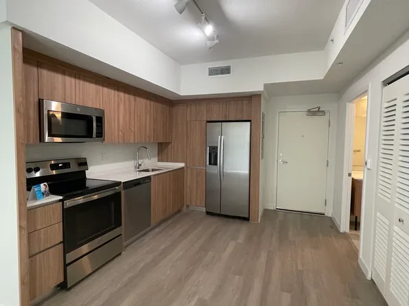 15428 NW 2nd Ave #C21, Miami, FL 33169