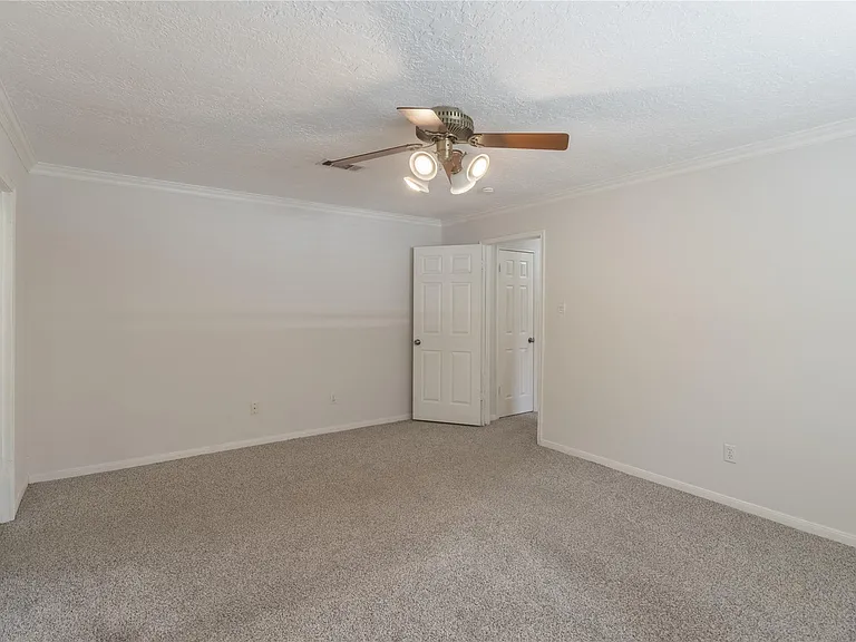 2643 Hodges Bend Cir — Photo 28