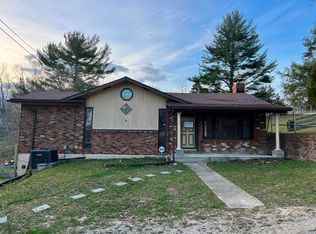 1443 Sandhill Rd, Irvine, KY 40336