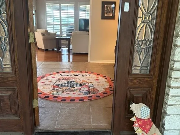 406 Spring Mill Dr, Kerrville, TX 78028