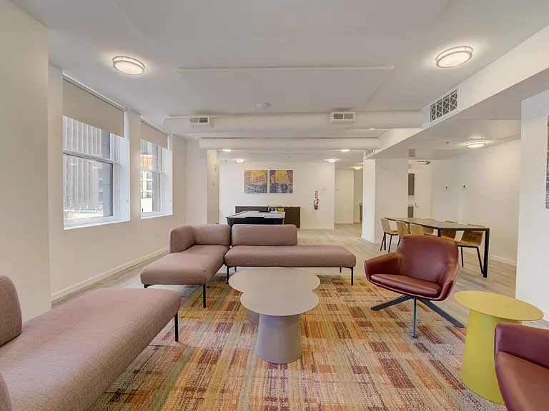 Lofts at 629 Euclid — Photo 9