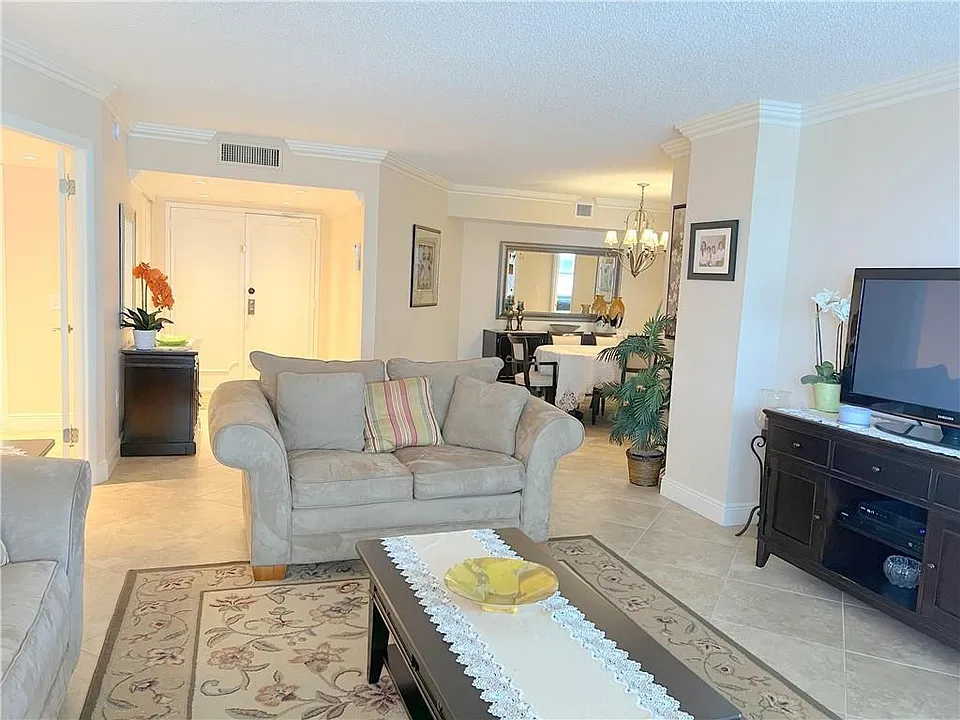 3400 Galt Ocean Dr #203S