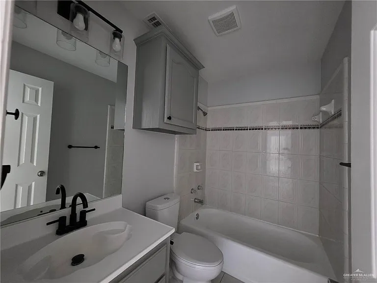 700 Sandpiper Ave — Photo 16