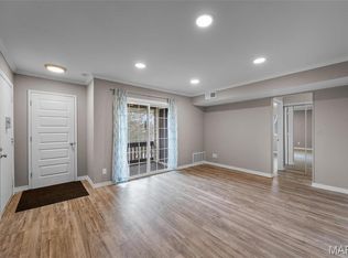 1406 Durango Ln APT 7, Fenton, MO