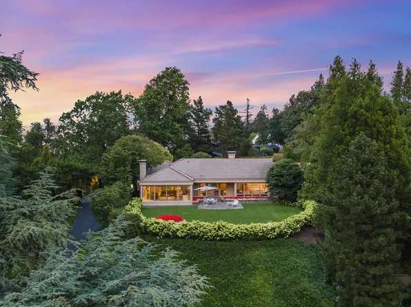 4444 SW Greenleaf Dr, Portland, OR 97221