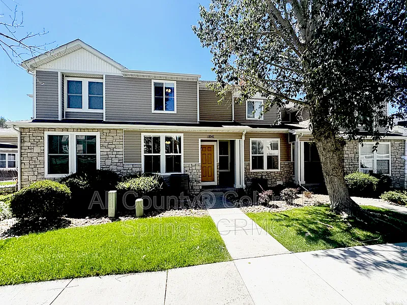 3 bed, 2.5 bath, 1486 sqft, $1,950 — Photo 2