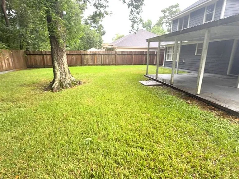 2106 Lexington Woods Dr — Photo 23
