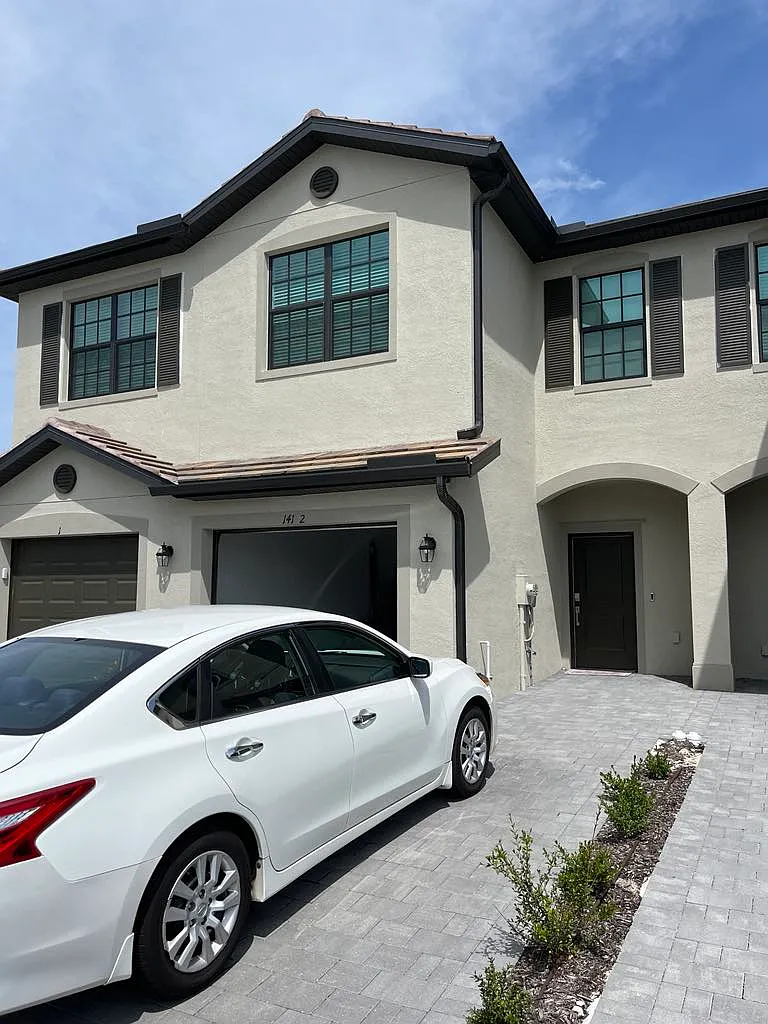 3 bed, 2.5 bath, 1879 sqft, $2,250 — Photo 1
