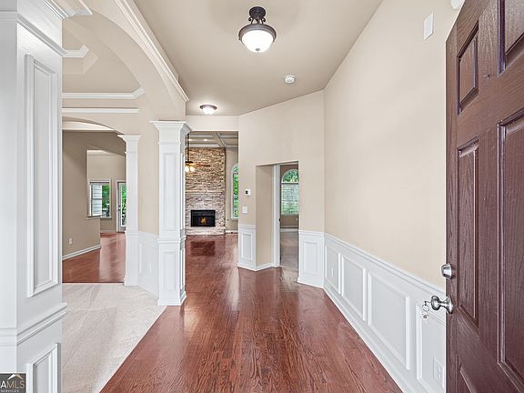 4th image of 4615 Hereford Ct