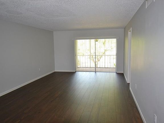 3rd image of 110 Cypress Ct