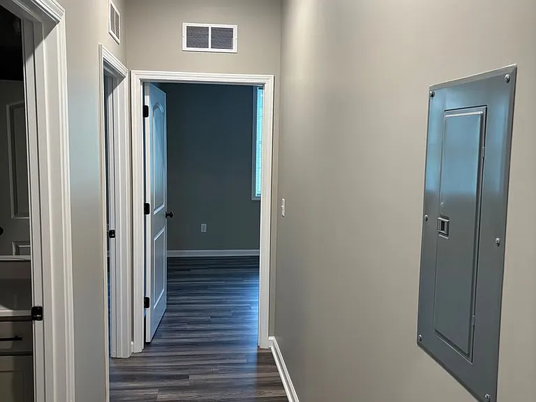 236 Calumet Dr — Photo 12