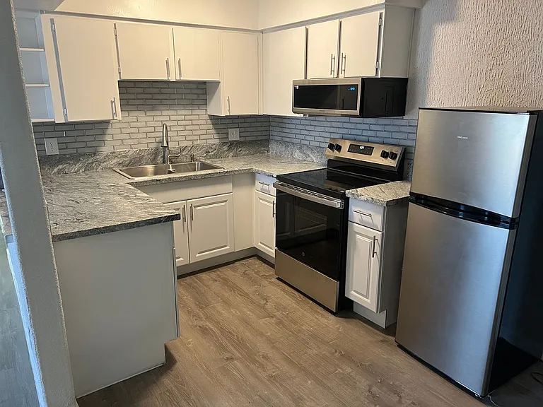 625 S Royal Crest Cir #24 — Photo 15