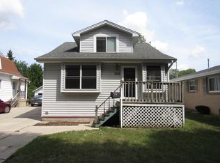 1002 S 90th St, West Allis, WI