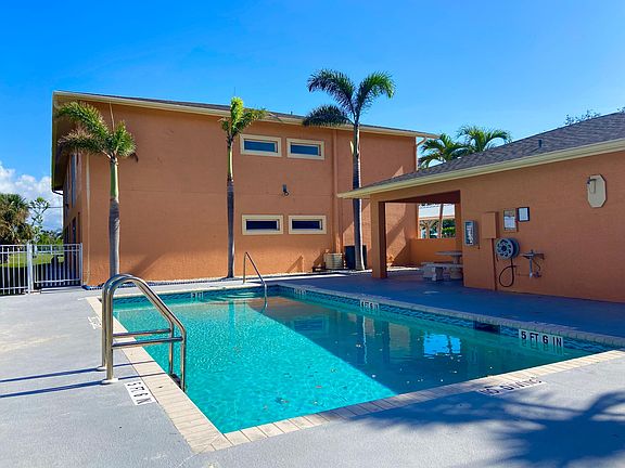 2nd image of 1109 SW 48th Ter APT 6