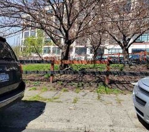 Exterior Neighborhood (street photo)