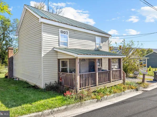 304 Walton St, Strasburg, VA 22657