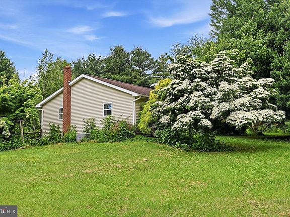 2nd image of 10 Homestead Ln