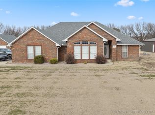 84 Glenway St, Ardmore, OK 73401