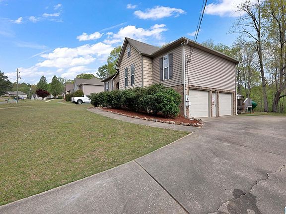 4th image of 300 Quail Ridge Rd