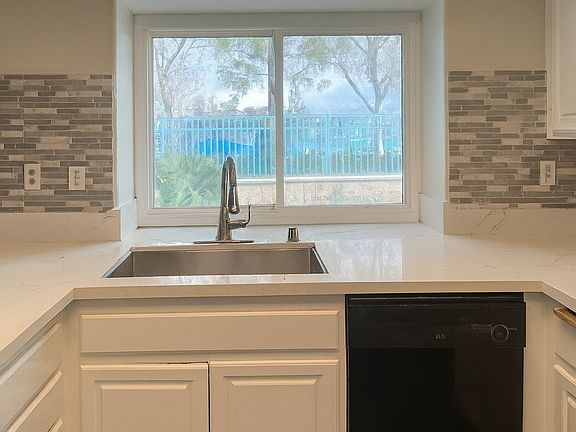 5th image of 28724 Bridge Water Ln
