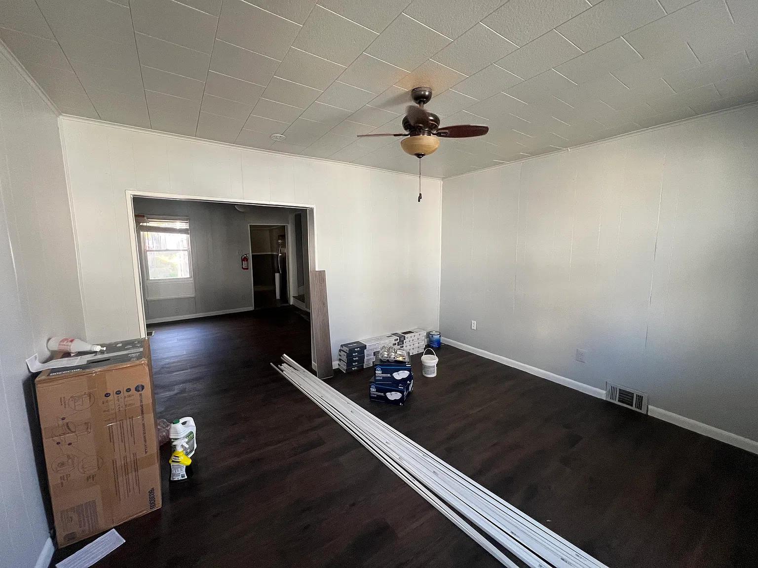 4 bed, 1140 sqft, $2,100 — Photo 2