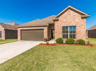 105 Still Meadow Dr, Rayne, LA 70578