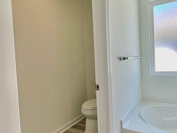 3rd image of 22245 Seabrooke Ave