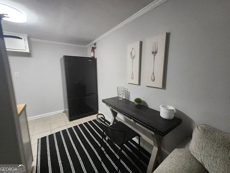 917 Oakview Ave #E — Photo 3