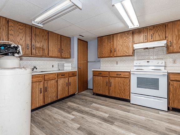2nd image of 3827 105th St NW