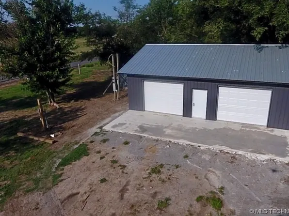 205 S Cherokee St, Strang, OK 74367