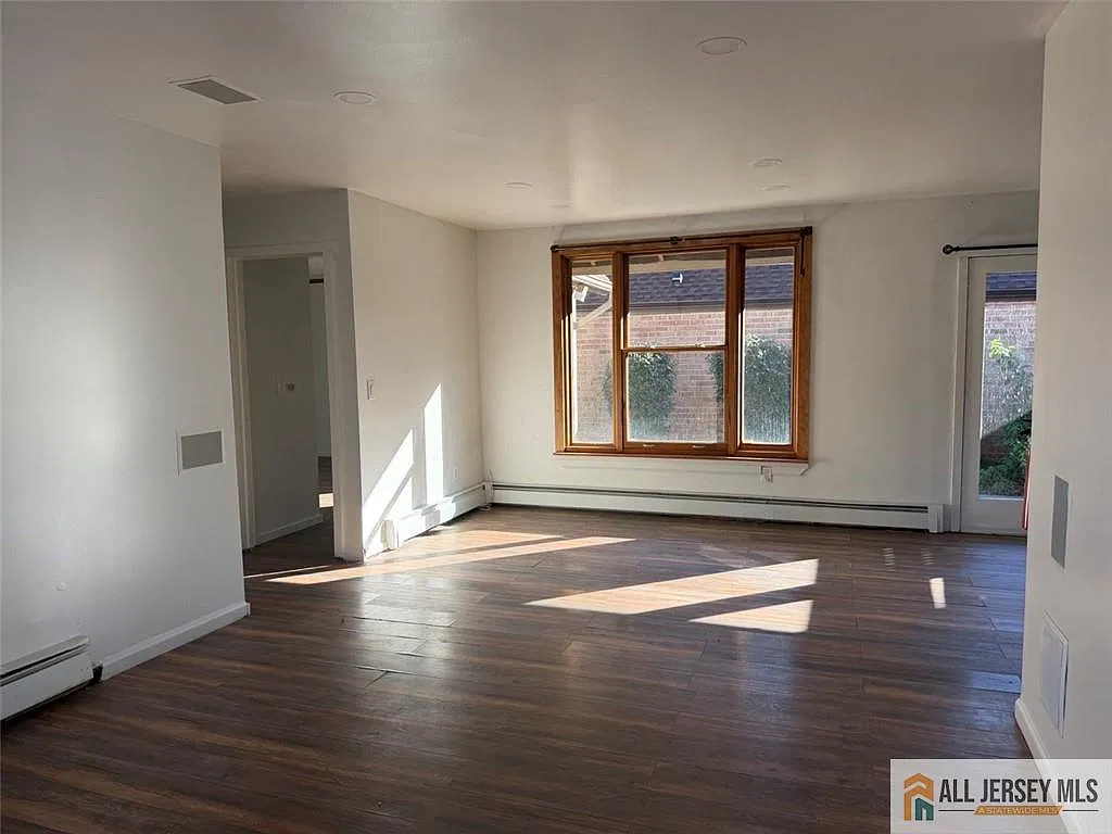 2 bed, 2.0 bath, 1008 sqft, $2,875 — Photo 2
