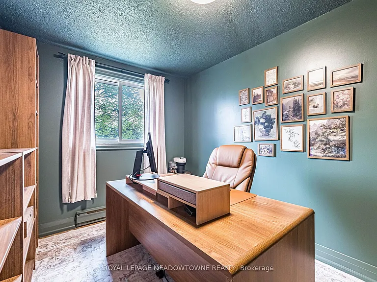 520 Pineview Gdns — Photo 18