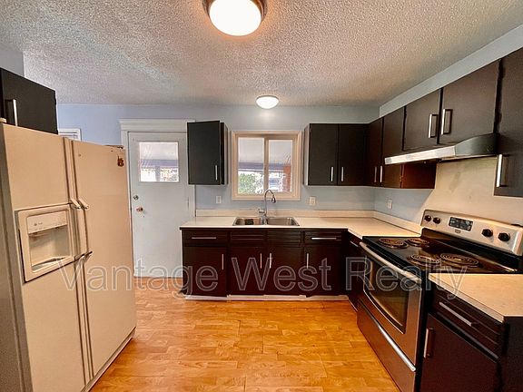 2nd image of 295 Rutland Rd N