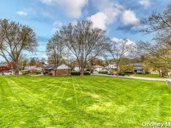 Valentine Avenue, Huntington, NY 11743