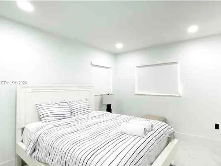 301 SW 136th Ct — Photo 13