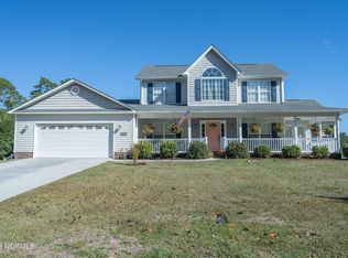 325 Star Hill Dr, Cape Carteret, NC 28584