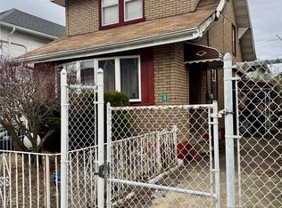 4 Highland Court, Far Rockaway, NY 11691