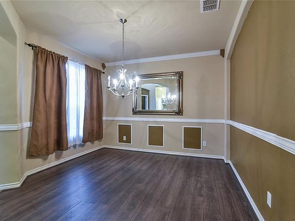4th image of 501 Valencia Dr