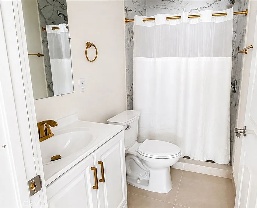 1 bed, 420 sqft, $2,000 — Photo 3