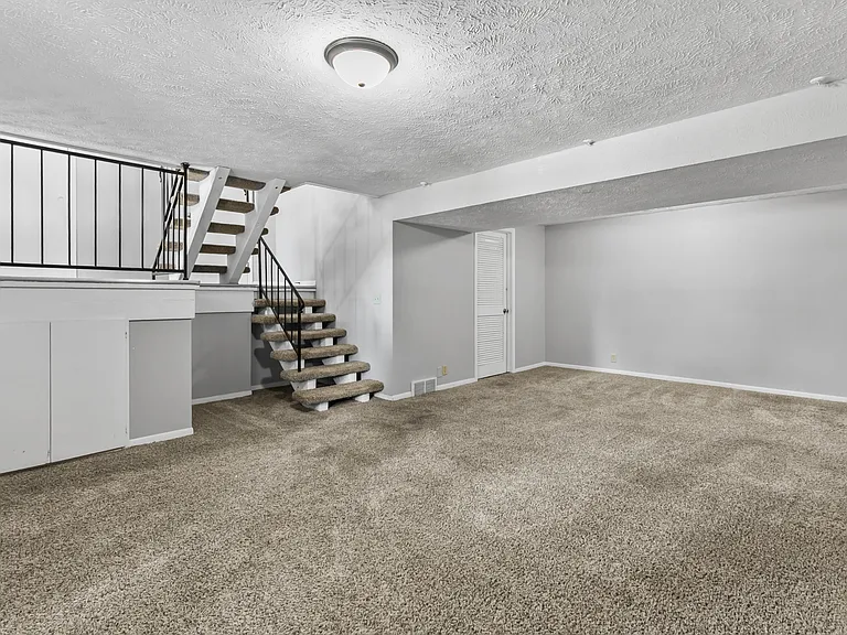 12728 Corby St — Photo 29