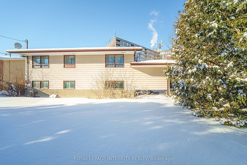 Ottawa House for rent - 4 Bedrooms — photo 37