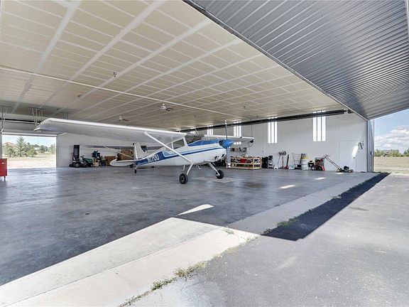 3rd image of 8162 Airpark Hts
