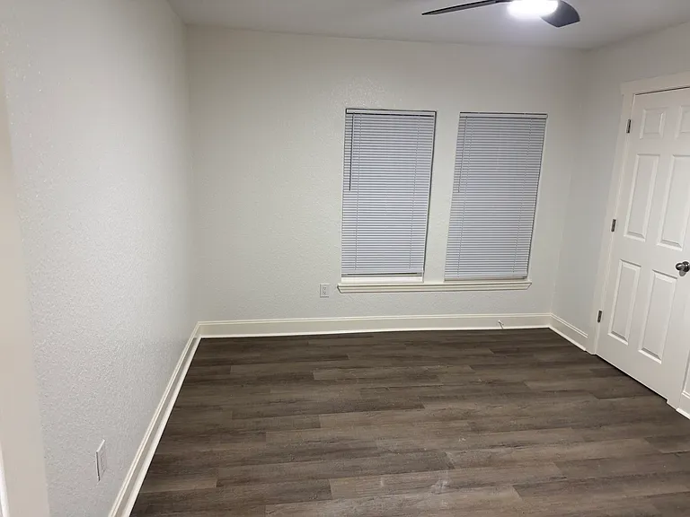 1011 N Valderas St — Photo 10