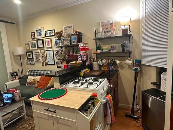 2nd image of 319 E 90th St #2D