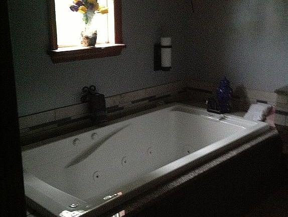 Master bath jacuzzi tub