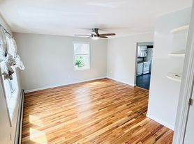 2 Monument Ct