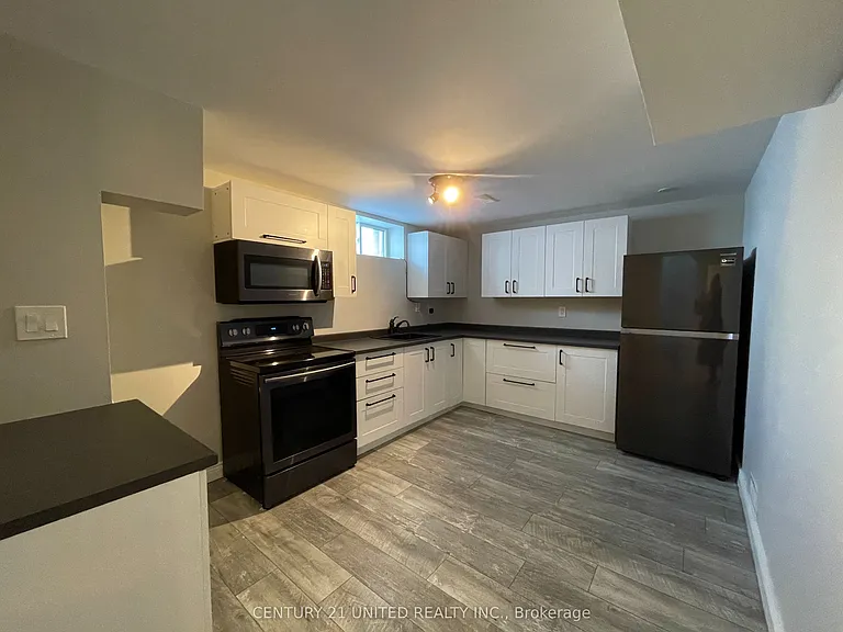 685 Armour Rd #LOWER — Photo 3