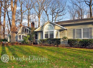 24 Old House Ln, Port Washington, NY