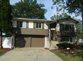 924 Samson Dr, University Park, IL 60484